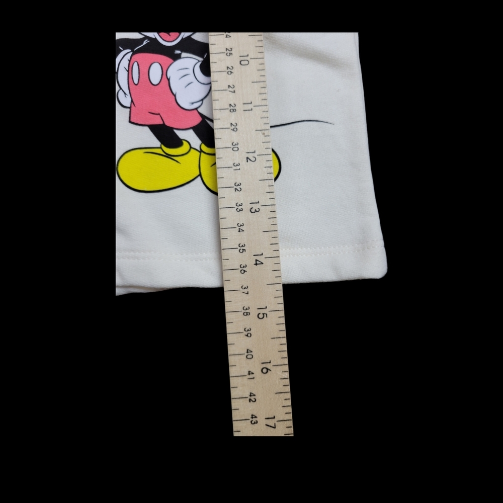 Disney Mickey Mouse Shorts Size M - Picture 3 of 8